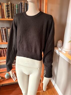 DANIELLE BERNSTEIN Black Cropped Crewneck Sweater